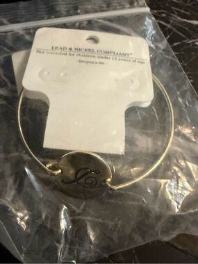 Bansri gold bracelet J initial
